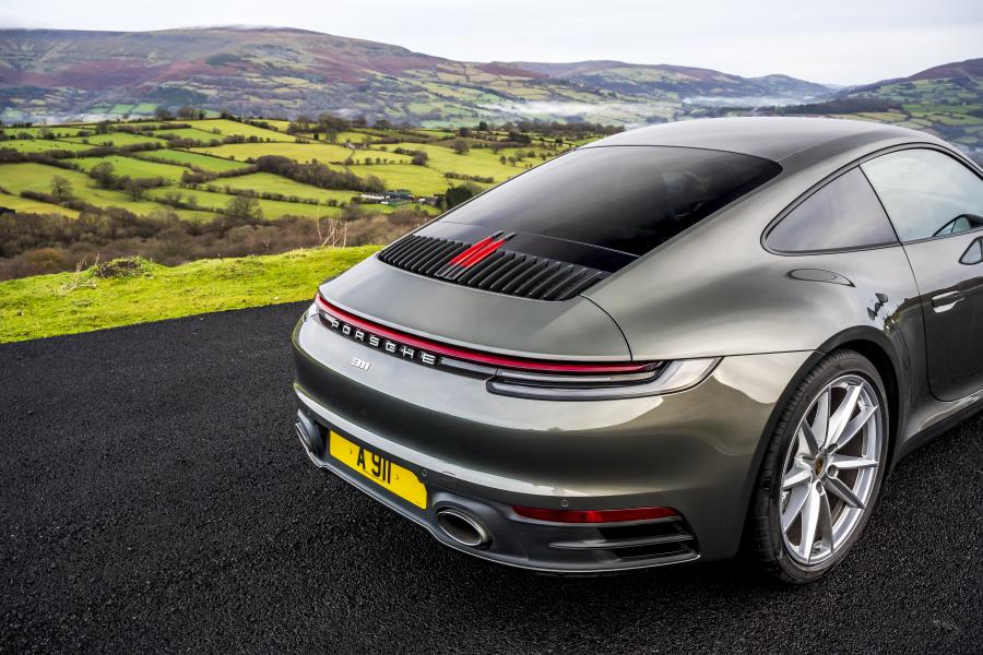 Детали экстерьера Porsche 911 Carrera (992) 2019 года  (UK) (фото 7 из 32)